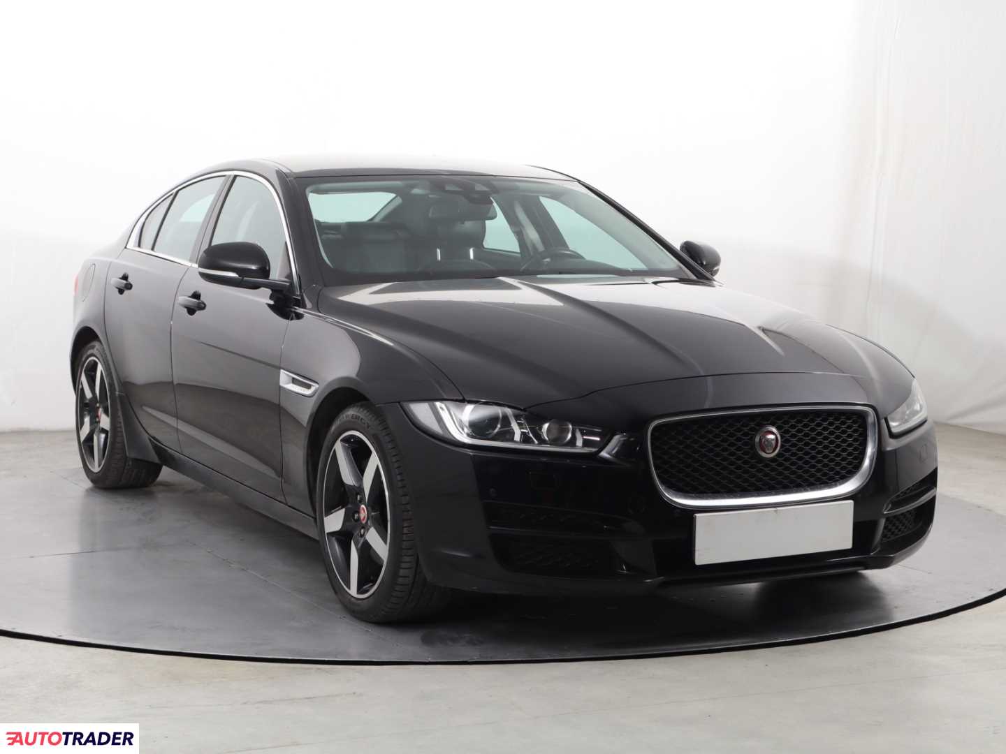 Jaguar XE 2016 2.0 177 KM