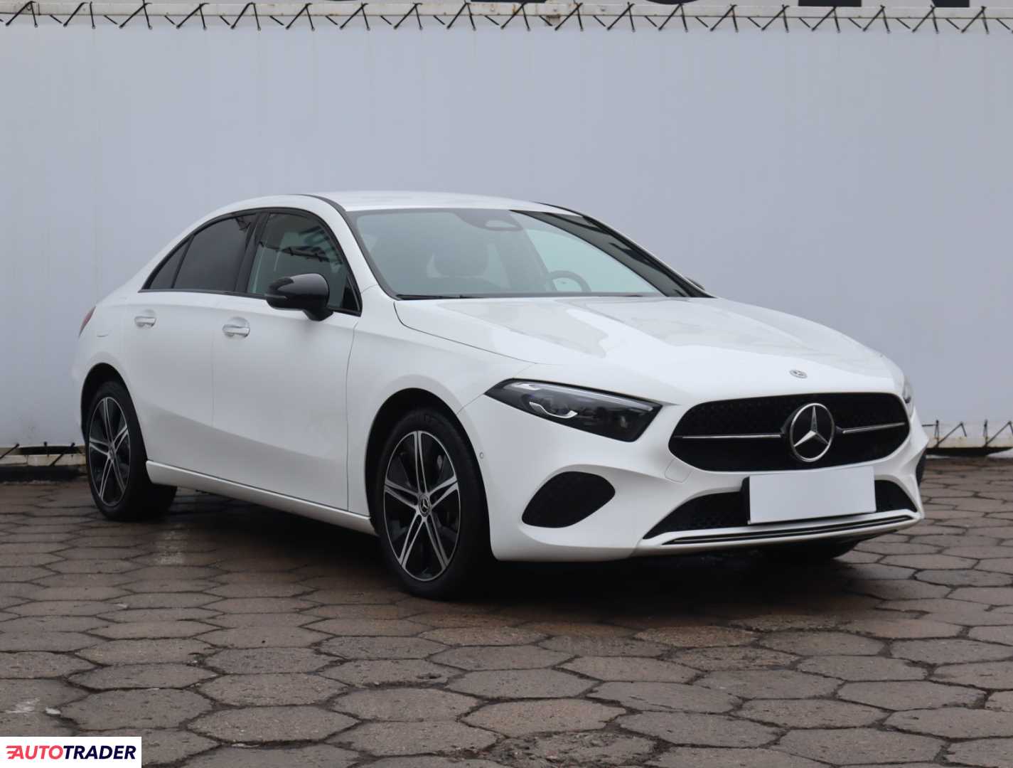 Mercedes A-klasa 2023 1.3 214 KM