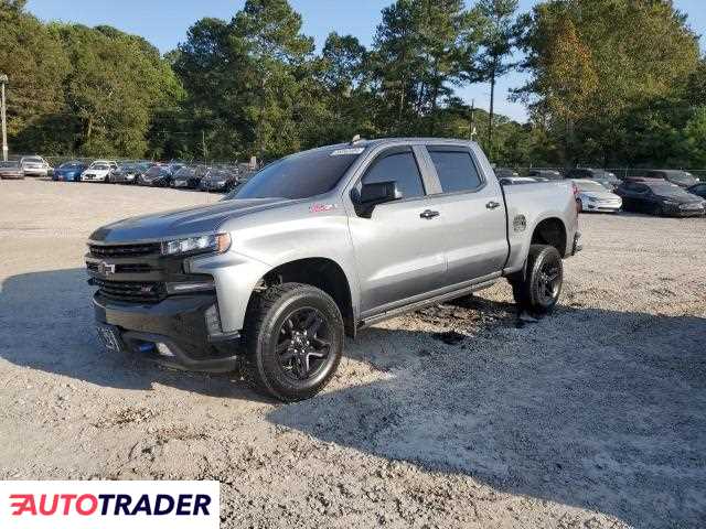 Chevrolet Silverado 5.0 benzyna 2019r. (GASTON)