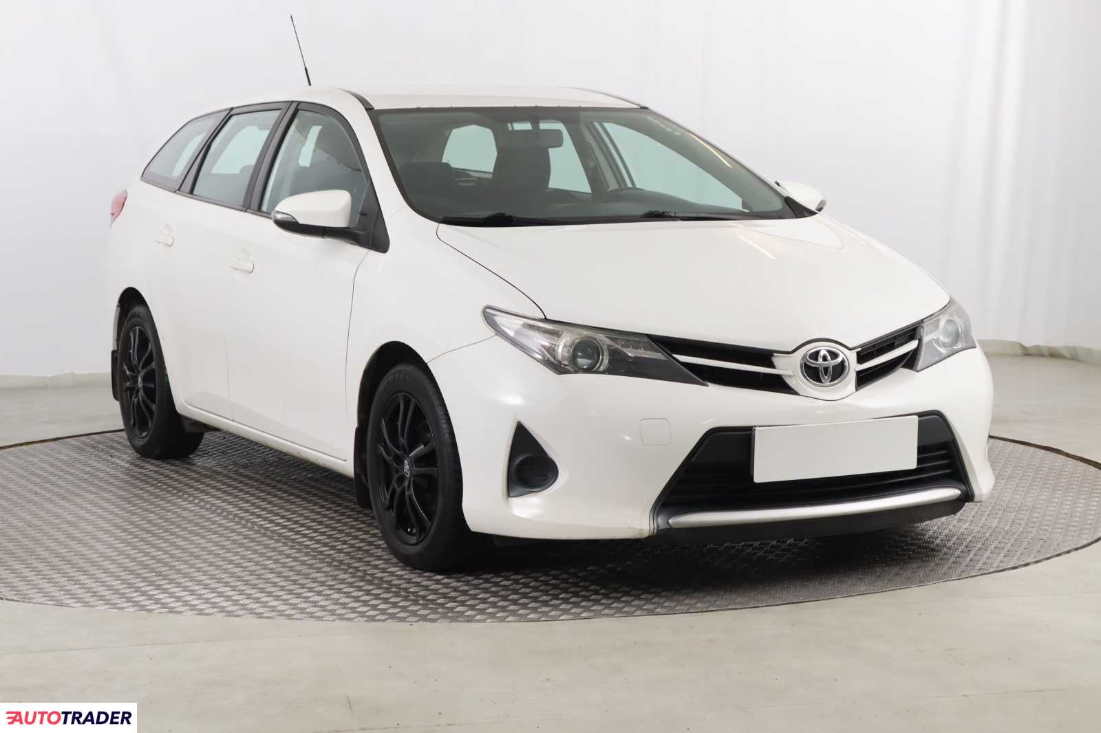 Toyota Auris 2014 1.4 88 KM