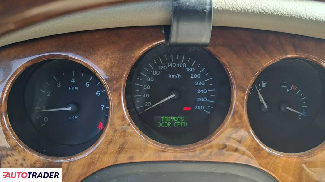 Jaguar XJ8