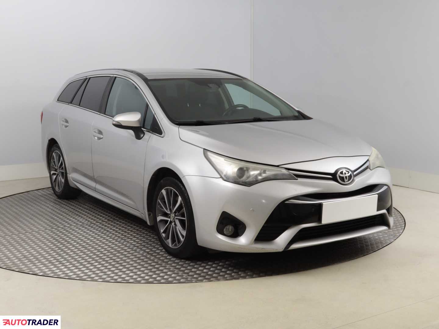 Toyota Avensis 2015 2.0 140 KM