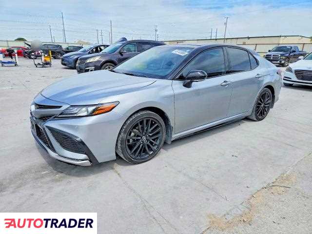 Toyota Camry 2024 3