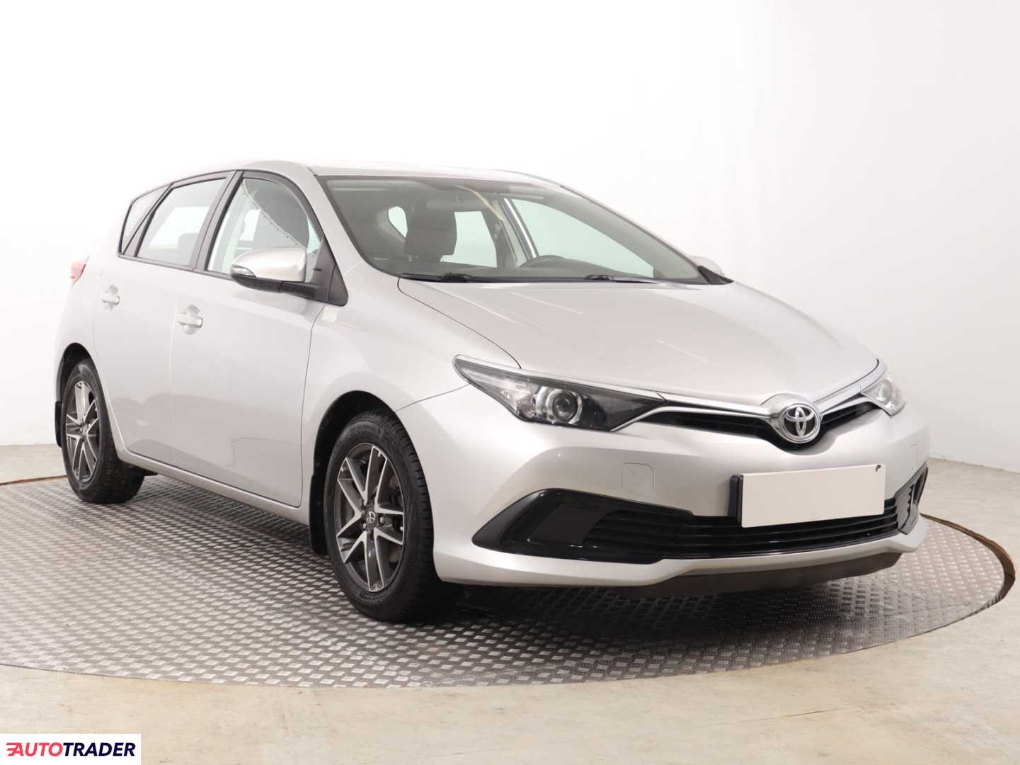 Toyota Auris 2015 1.3 97 KM