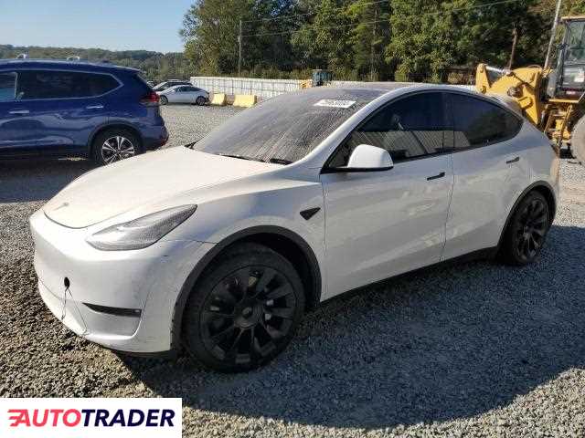 Tesla Model Y benzyna 2022r. (CONCORD)