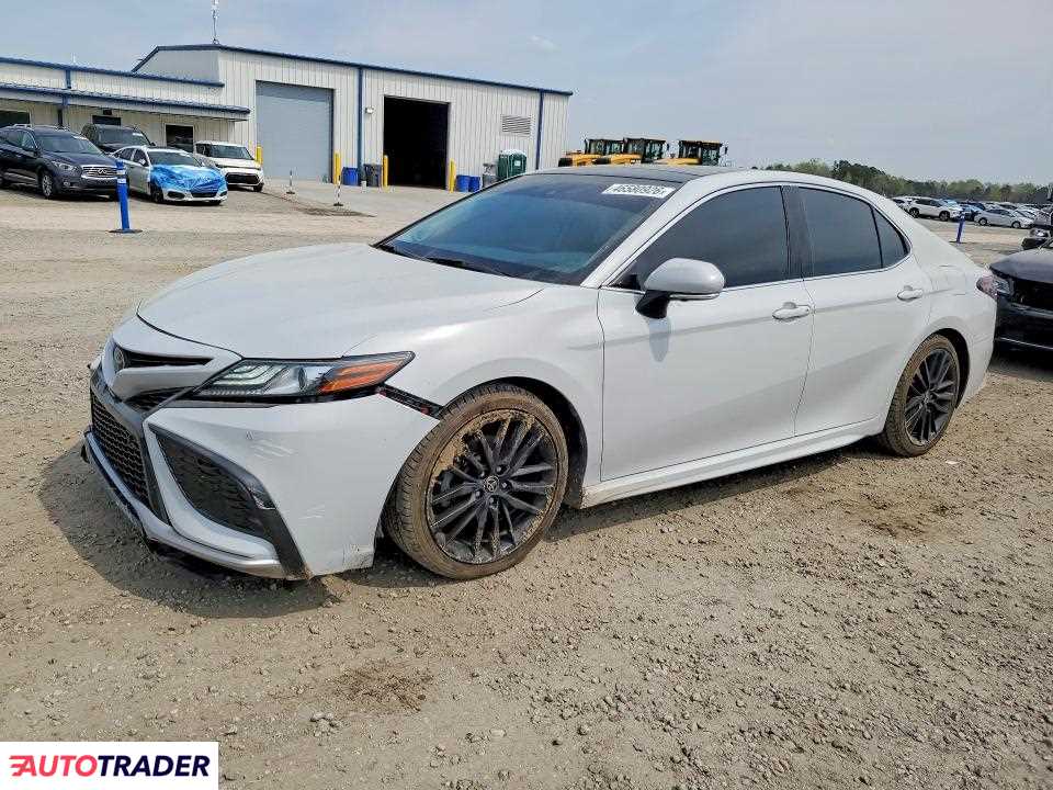 Toyota Camry 2022 3