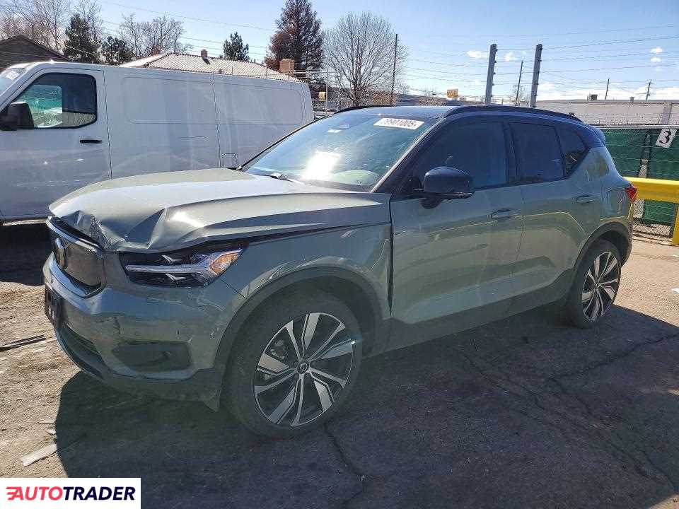 Volvo XC40 2021