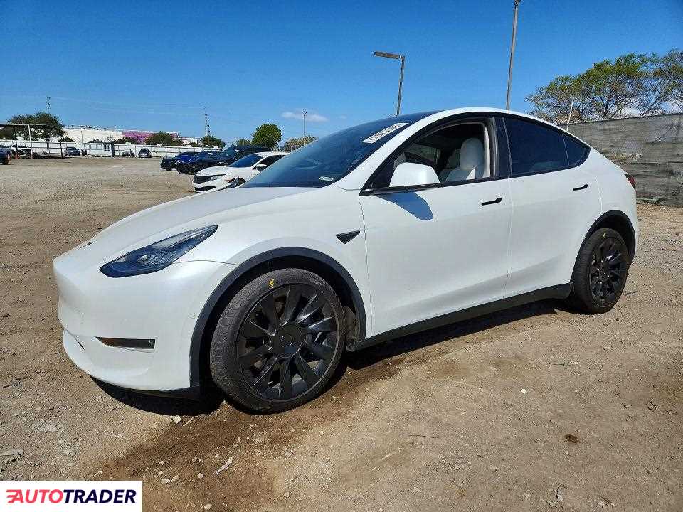 Tesla Model Y 2022