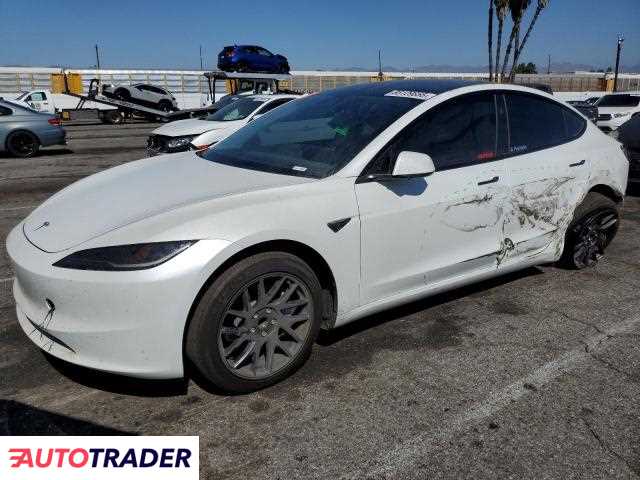 Tesla Model 3 2025