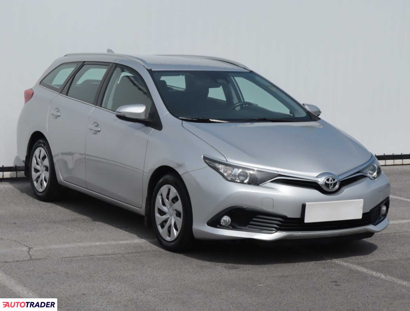 Toyota Auris 2018 1.6 130 KM