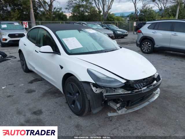 Tesla Model 3 2022