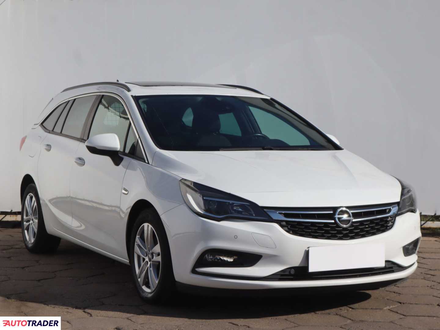 Opel Astra 2018 1.6 108 KM
