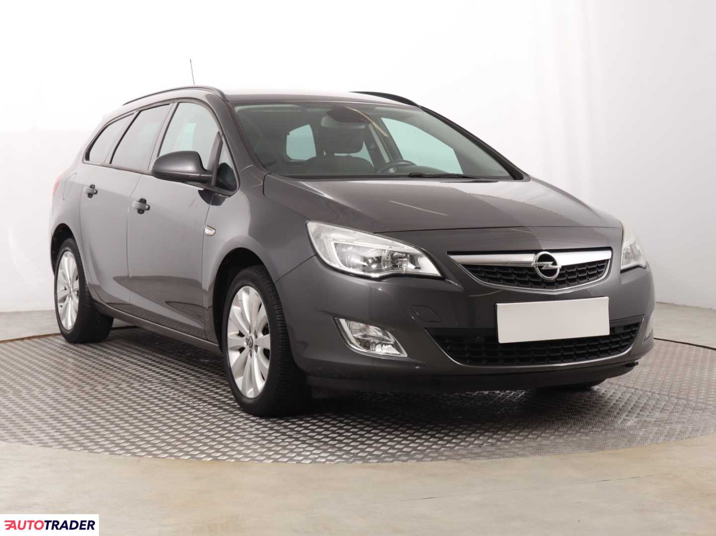 Opel Astra 2011 1.4 99 KM
