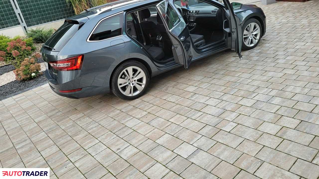Skoda Superb 2015 2.0 190 KM