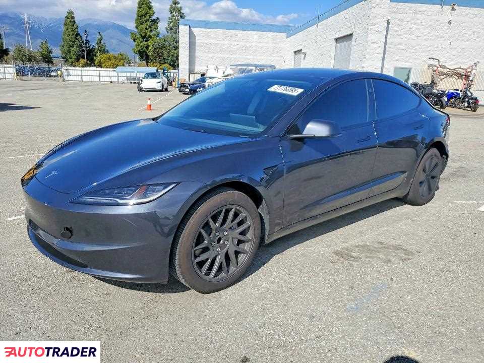 Tesla Model 3 2025