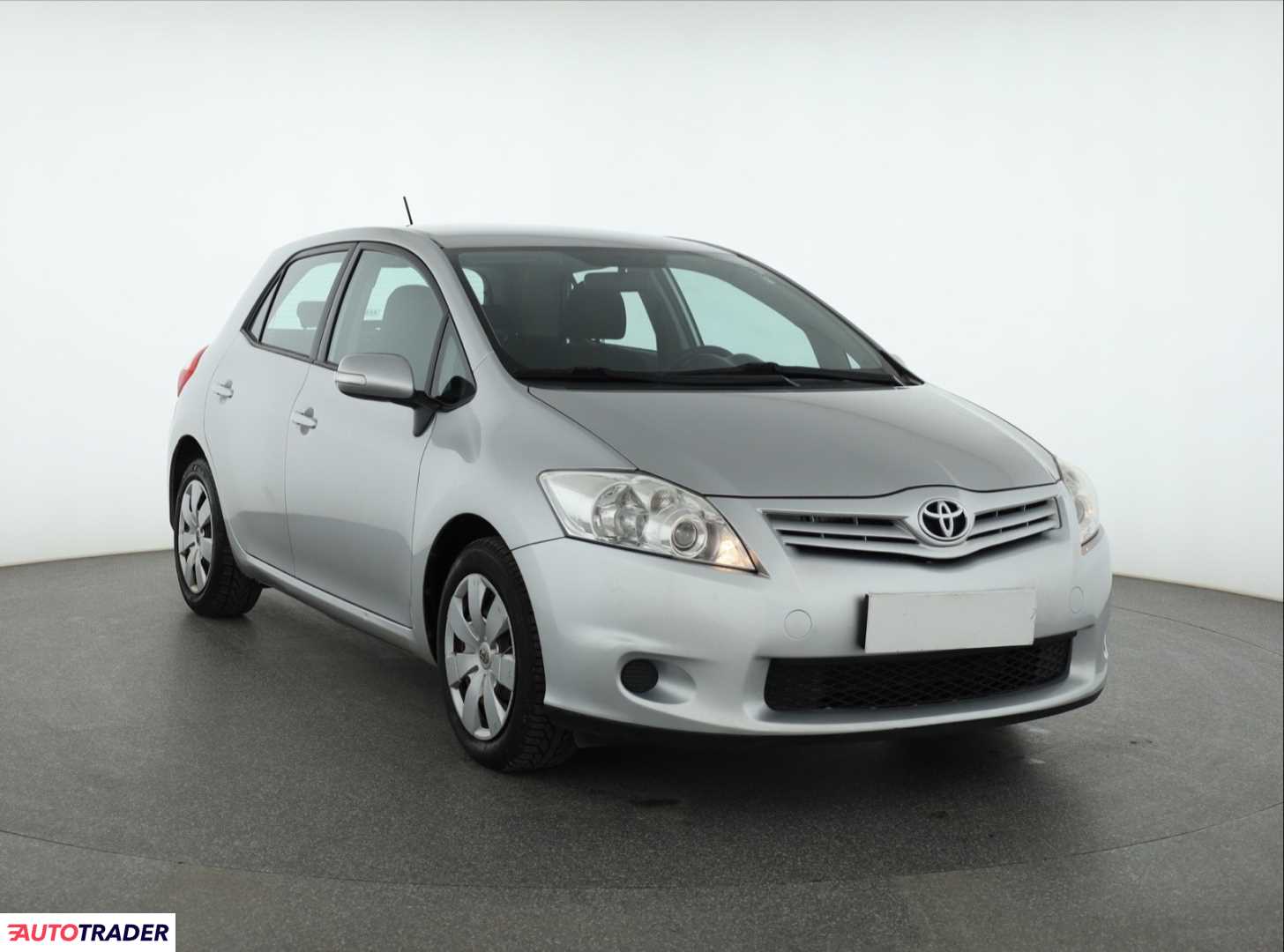 Toyota Auris 2011 1.6 130 KM