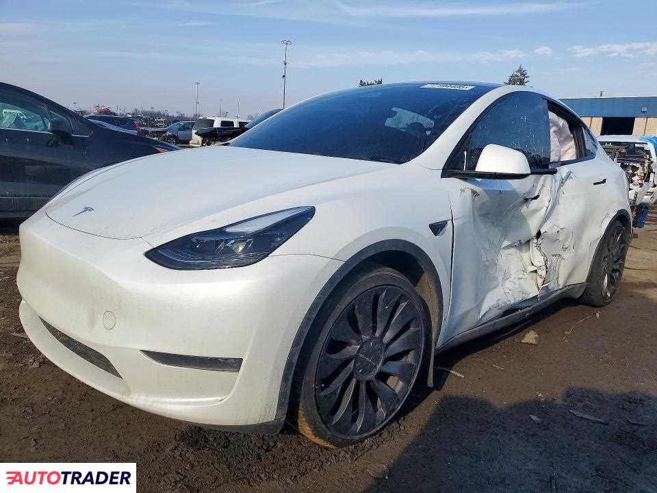 Tesla Model Y 2023