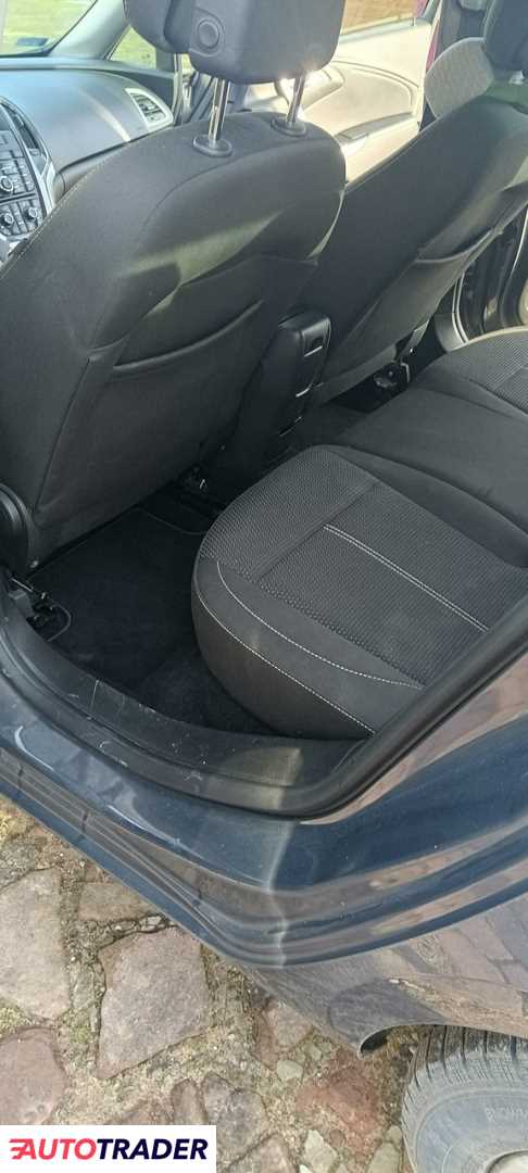Opel Astra 2014 2 166 KM