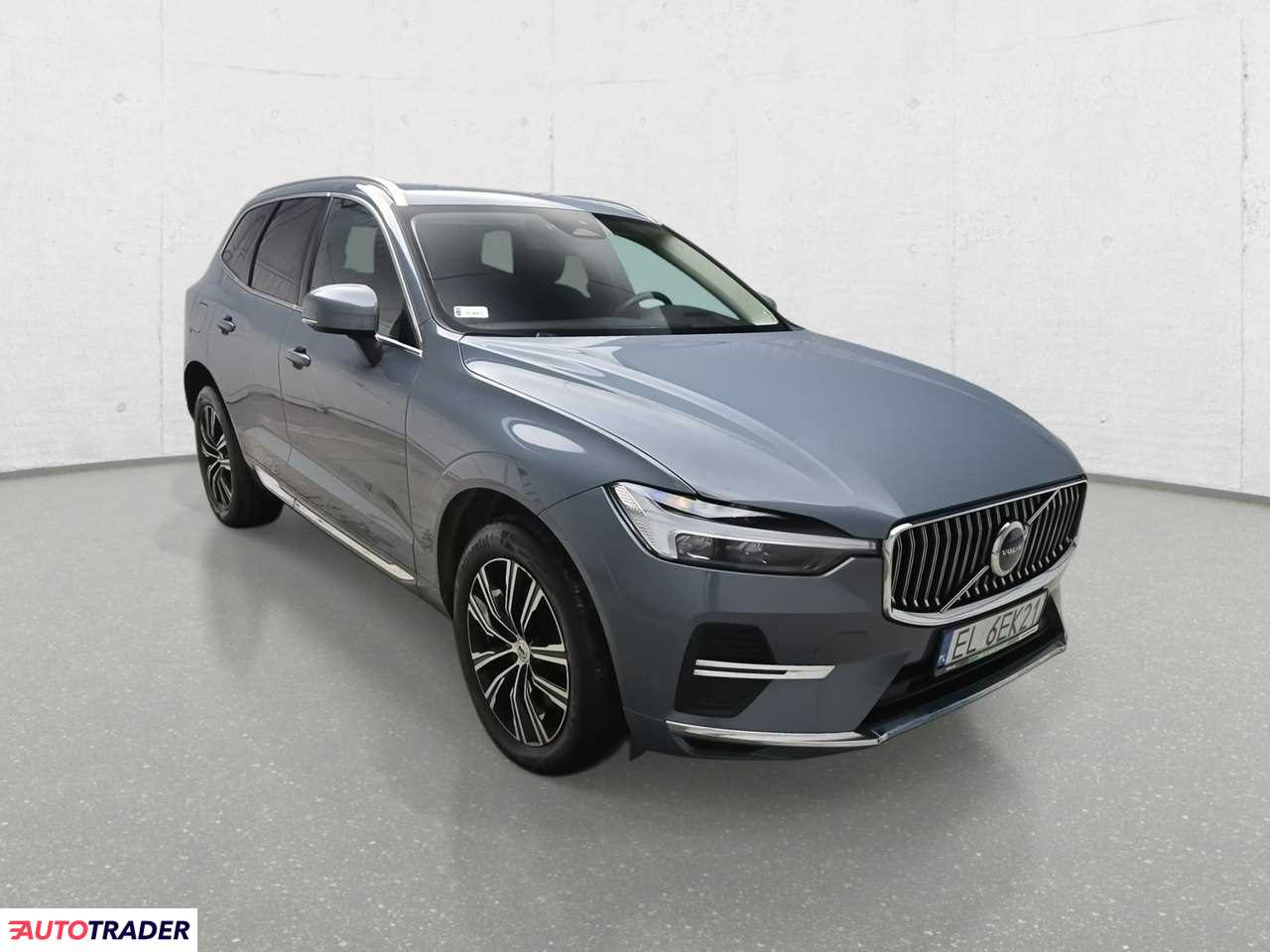 Volvo XC60 2021 2.0 197 KM