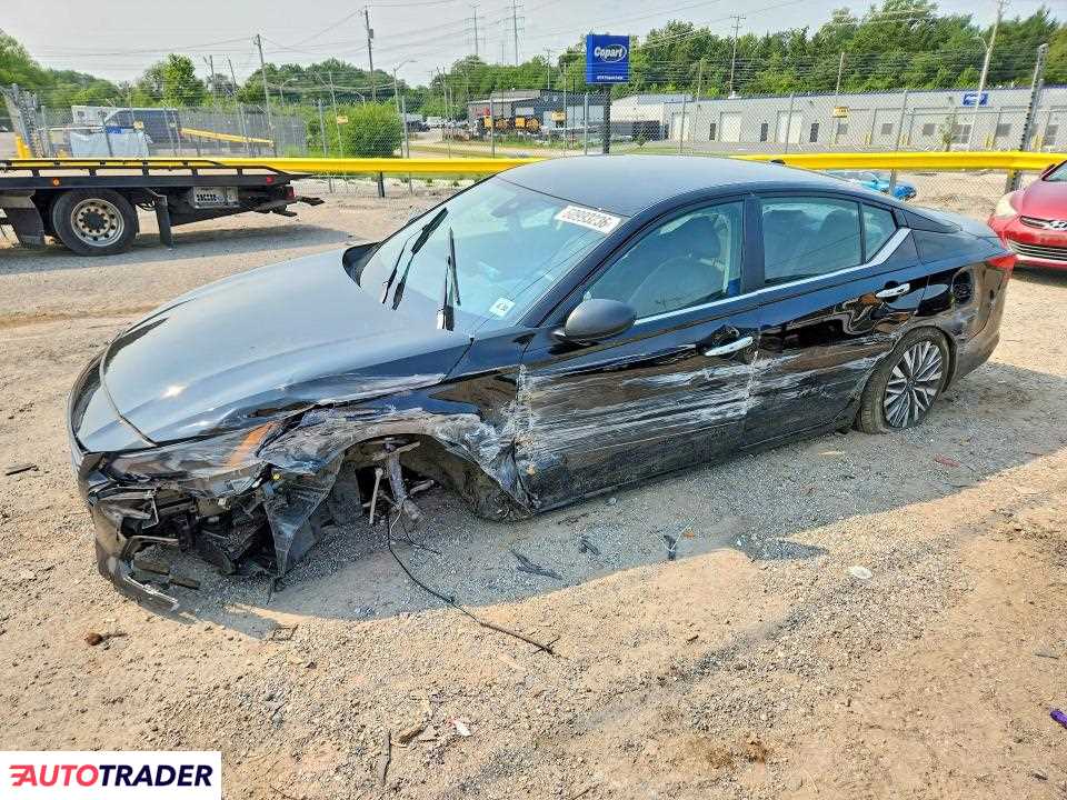 Nissan Altima 2025 2