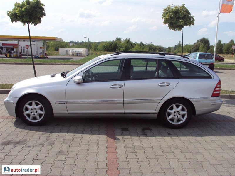 Mercedes 220 2003 2.2 143 KM Mercedes 220 2003 2.2 143 KM