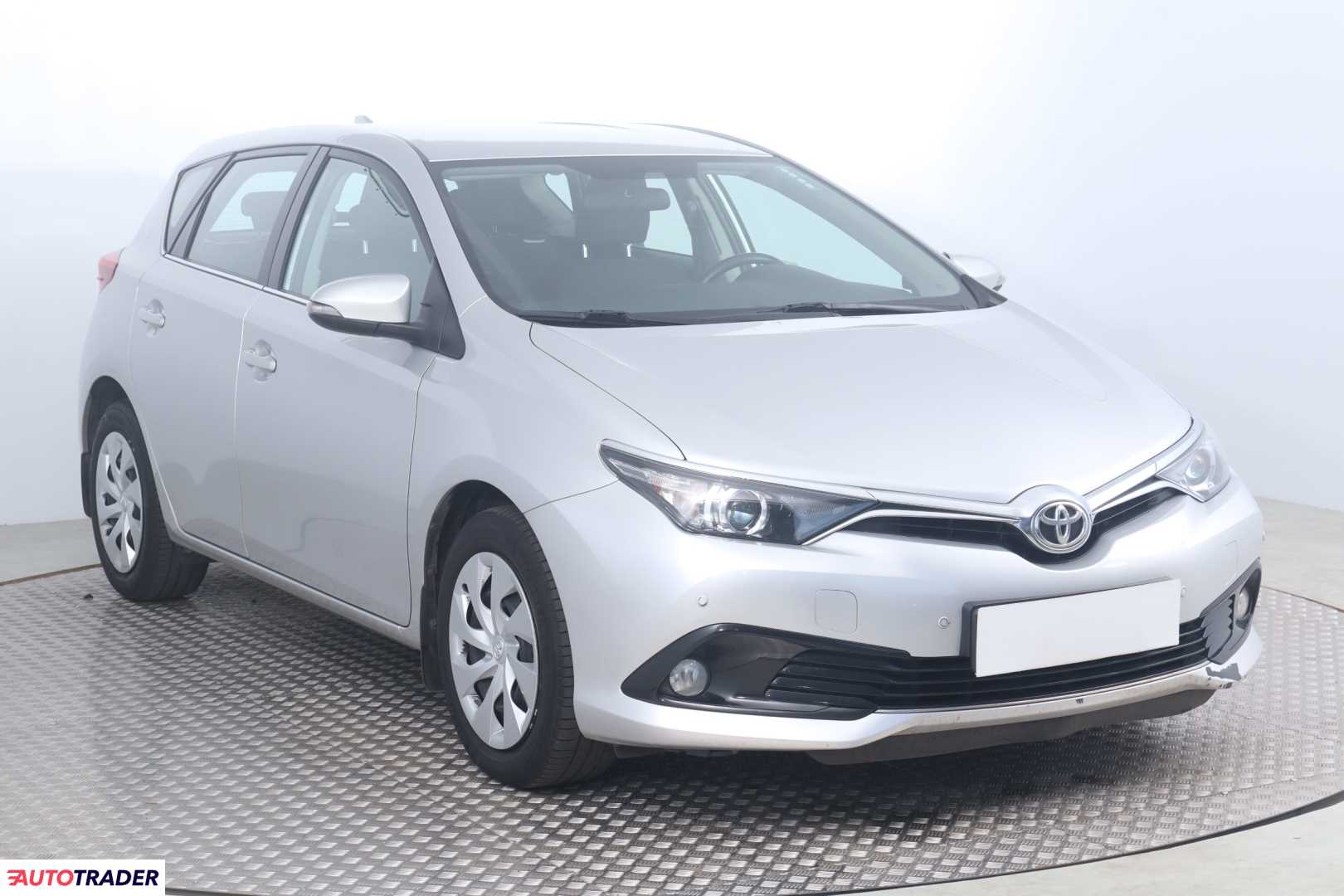 Toyota Auris 2015 1.6 130 KM