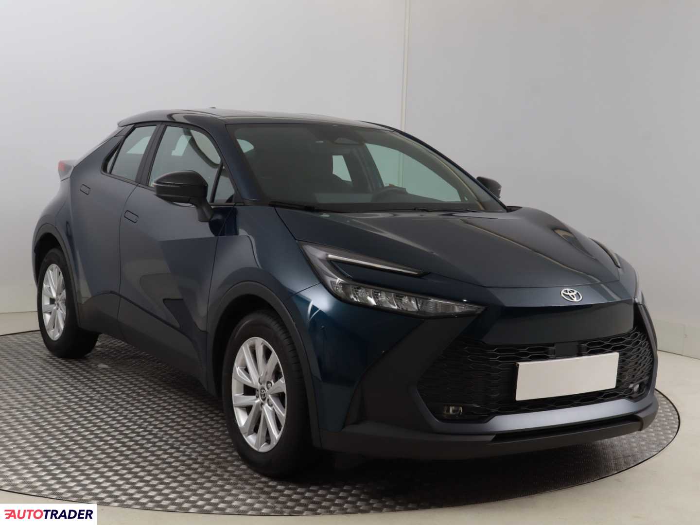 Toyota C-HR 2025 1.8 138 KM