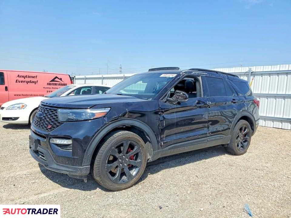 Ford Explorer 2022 3