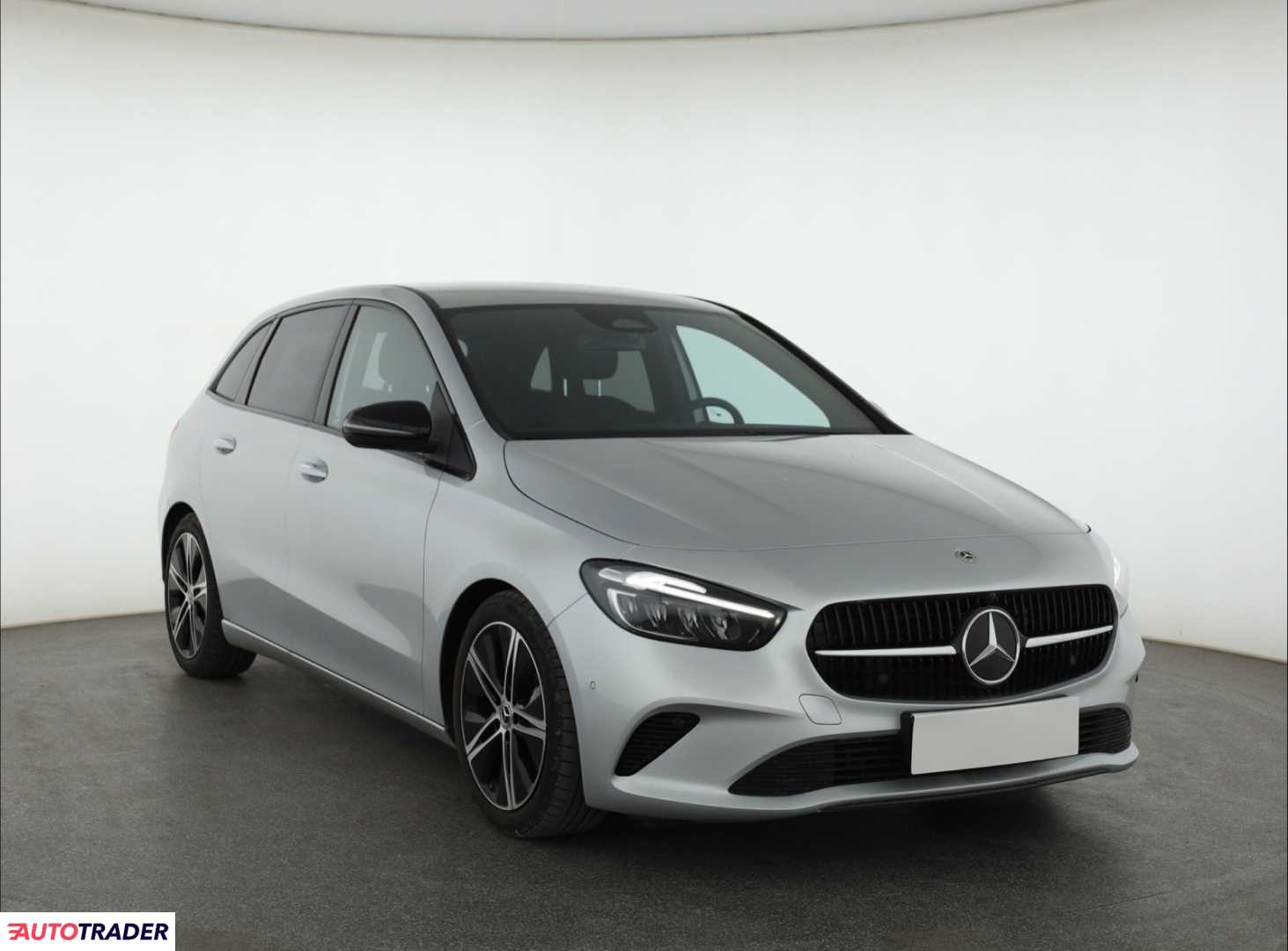Mercedes B-klasa 2023 1.3 160 KM