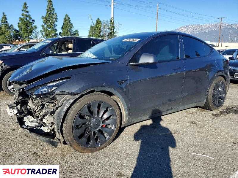 Tesla Model Y 2022