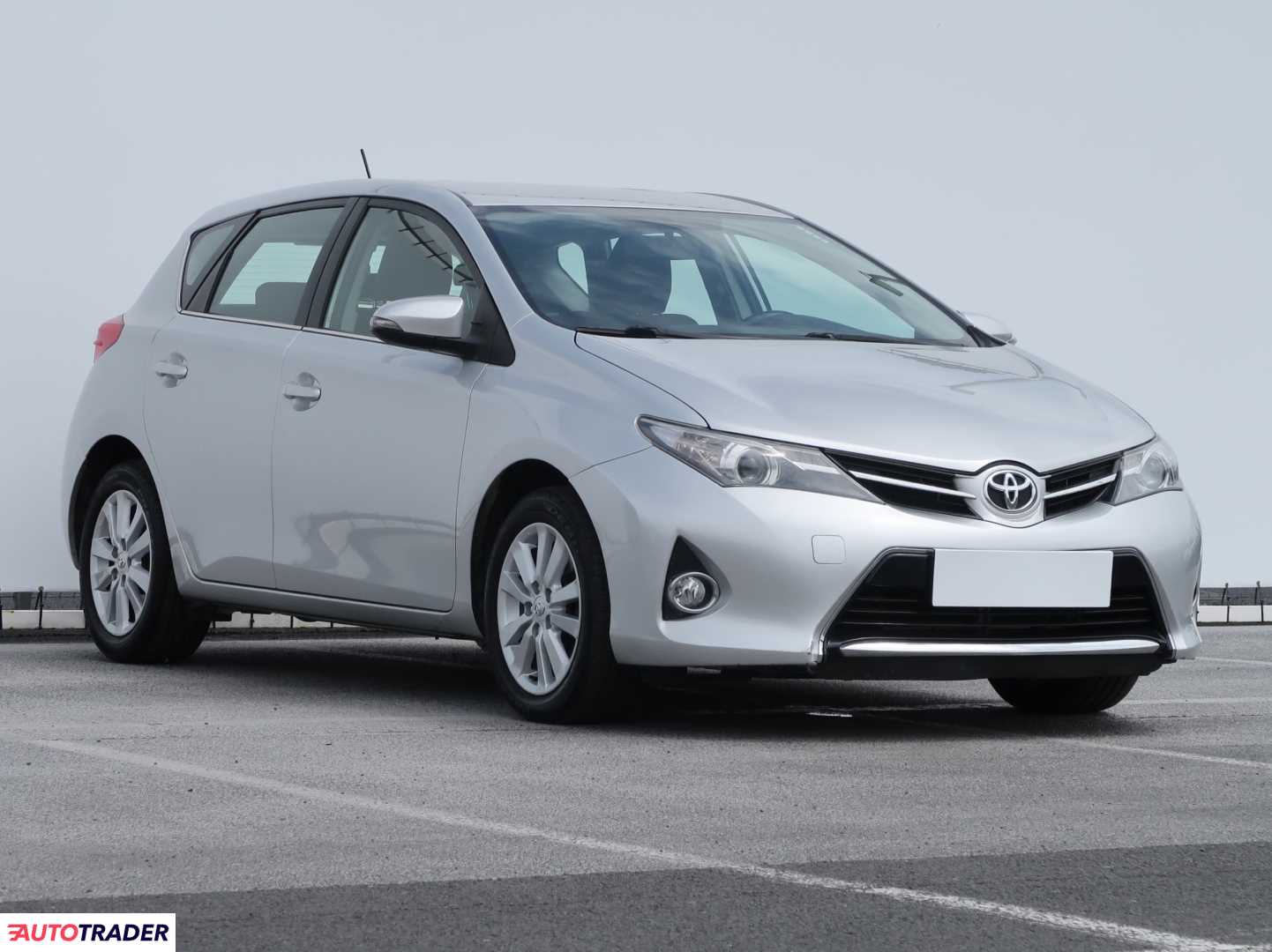 Toyota Auris 2014 1.6 130 KM