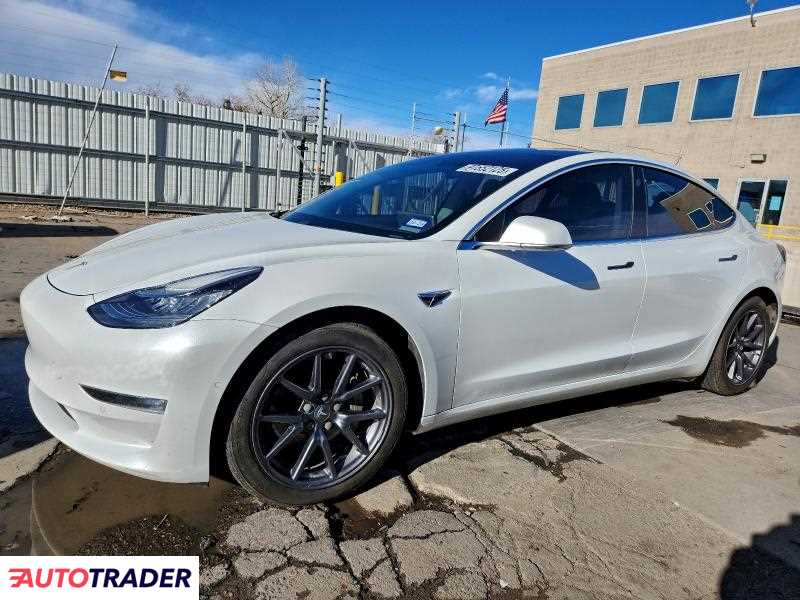 Tesla Model 3 2020