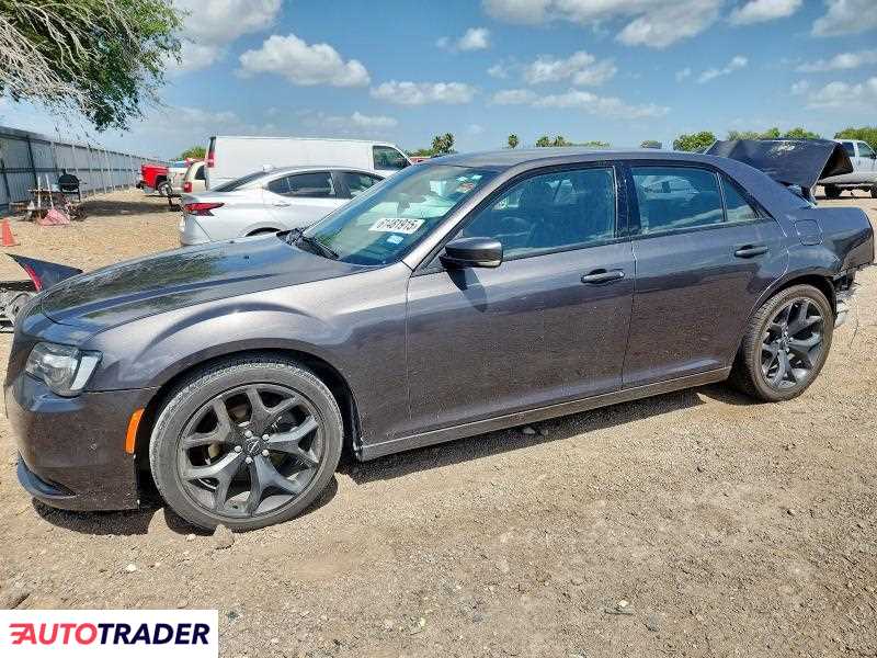 Chrysler 300C 2021 3