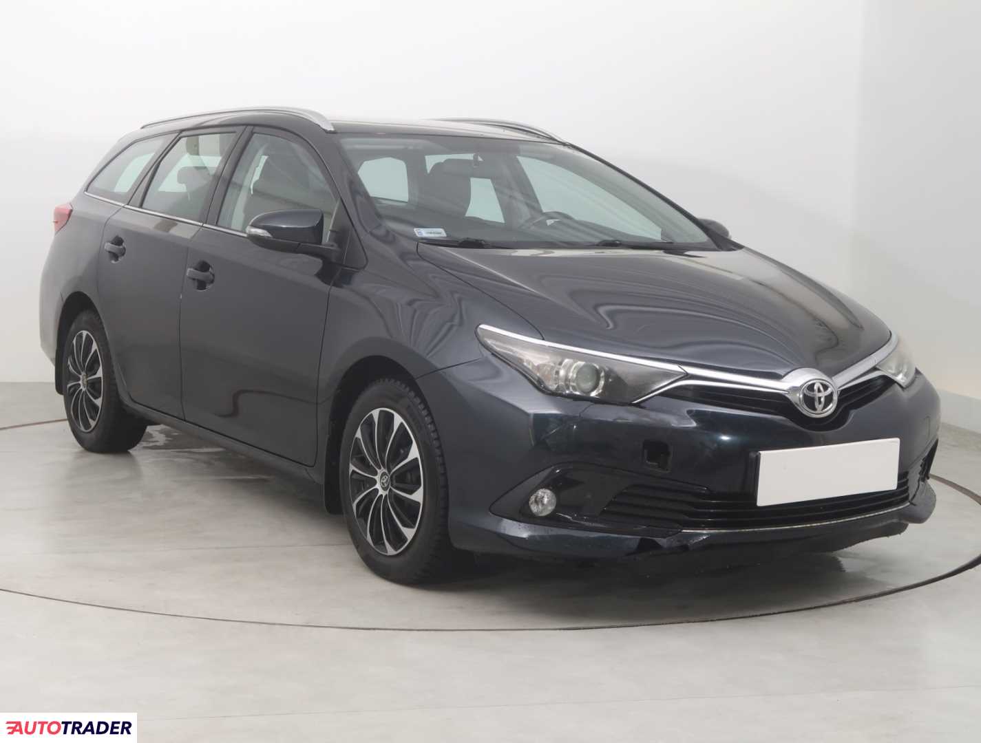 Toyota Auris 2016 1.6 130 KM