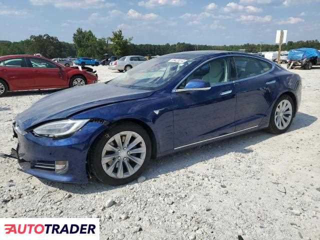 Tesla Model S 2018