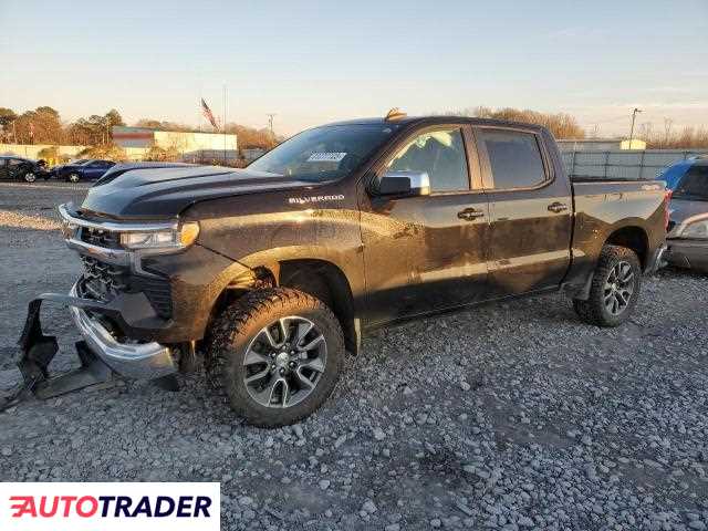 Chevrolet Silverado 5.0 benzyna 2024r. (MONTGOMERY)