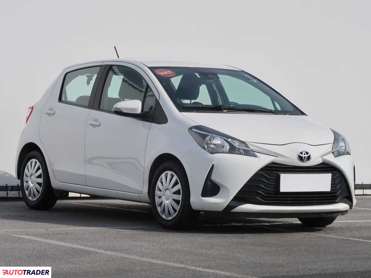 Toyota Yaris 1.0 68 KM 2017r. (Piaseczno)