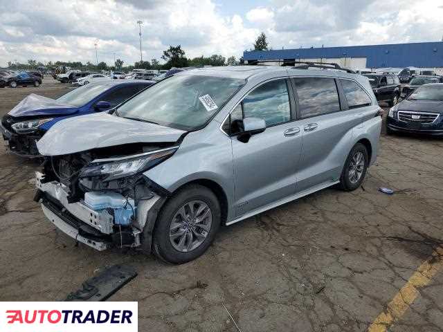 Toyota Sienna 2.0 hybrydowy 2021r. (WOODHAVEN)