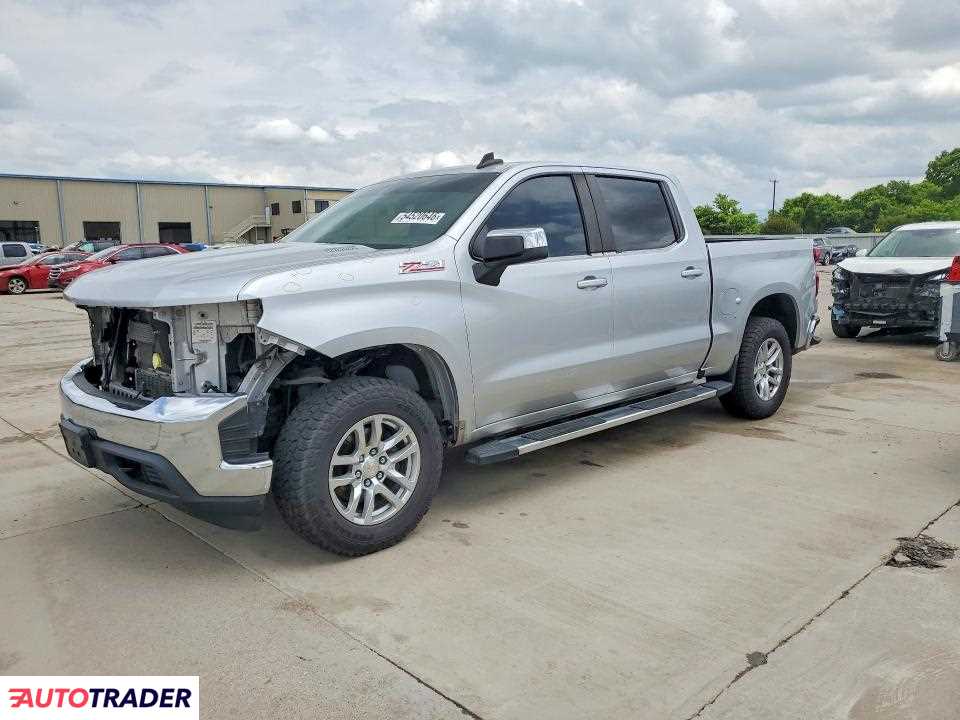 Chevrolet Silverado 2020 3