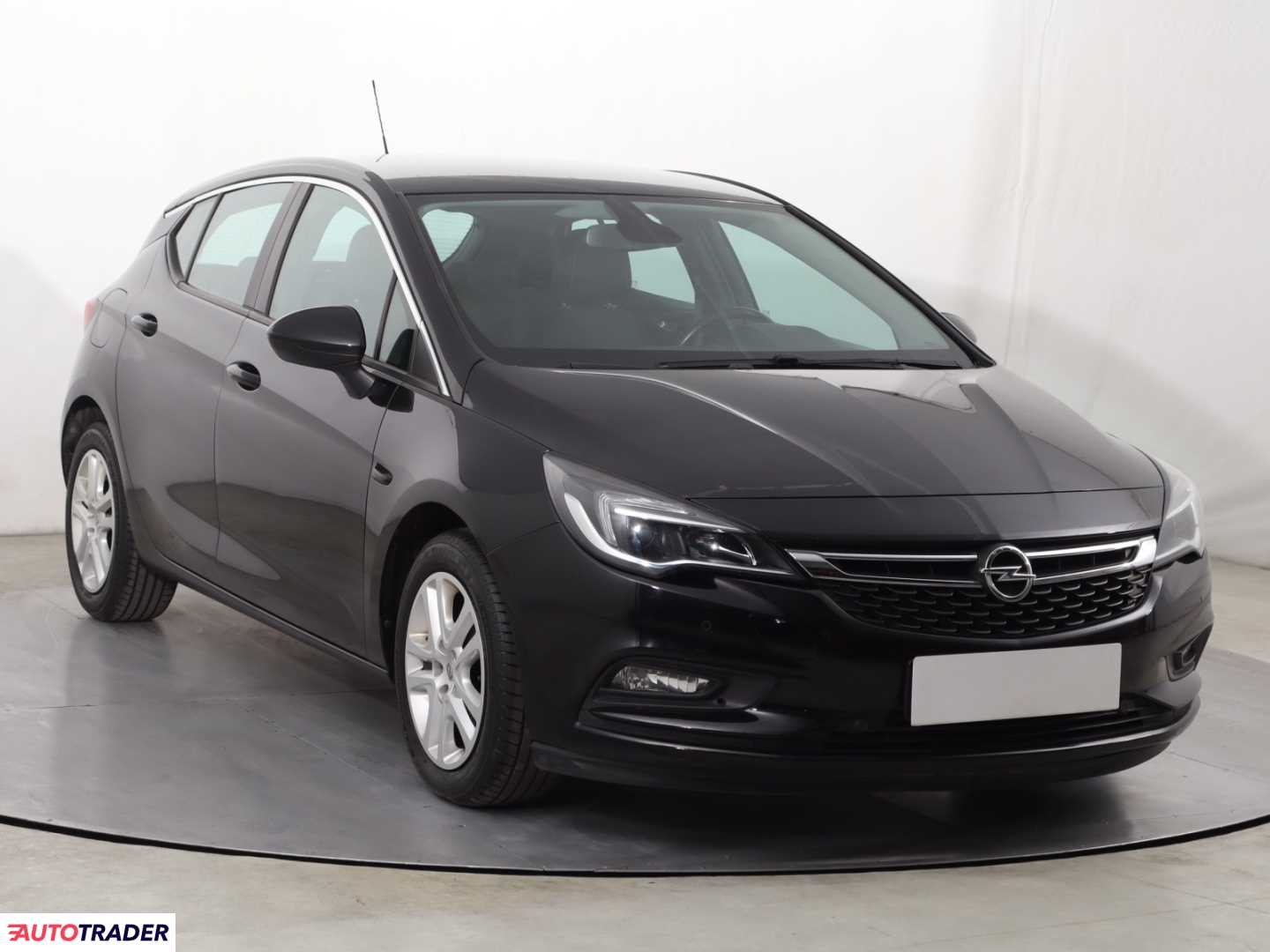 Opel Astra 2018 1.4 123 KM