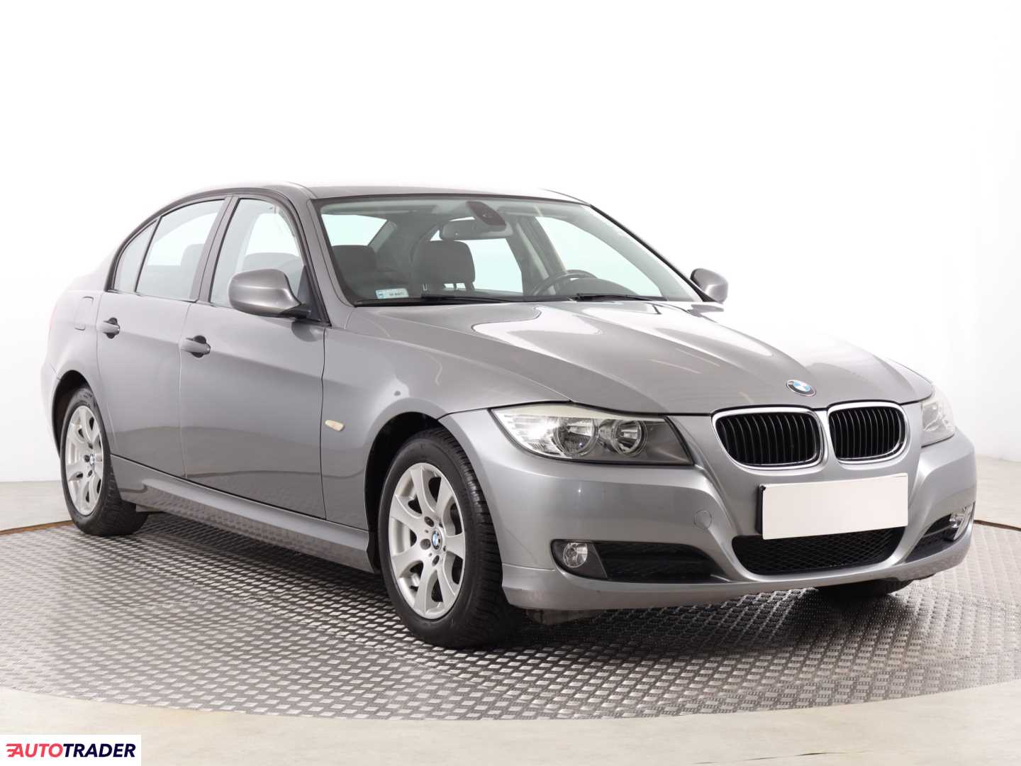 BMW 318 2010 2.0 140 KM