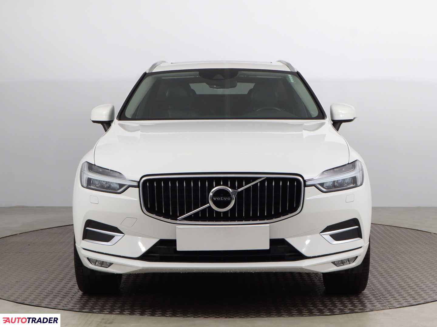 Volvo XC60 2018 2.0 187 KM