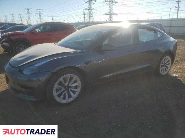 Tesla Model 3 benzyna 2023r. (ELGIN)