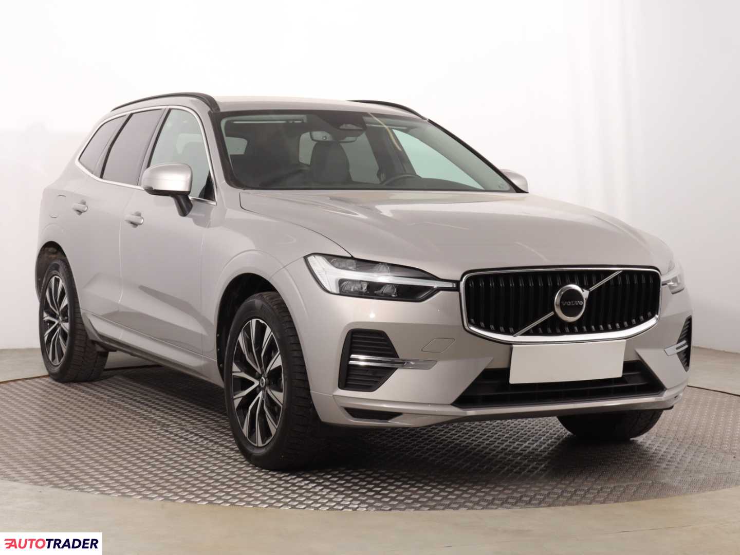 Volvo XC60 2022 2.0 194 KM