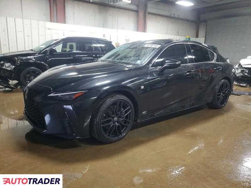 Lexus IS 2021 3