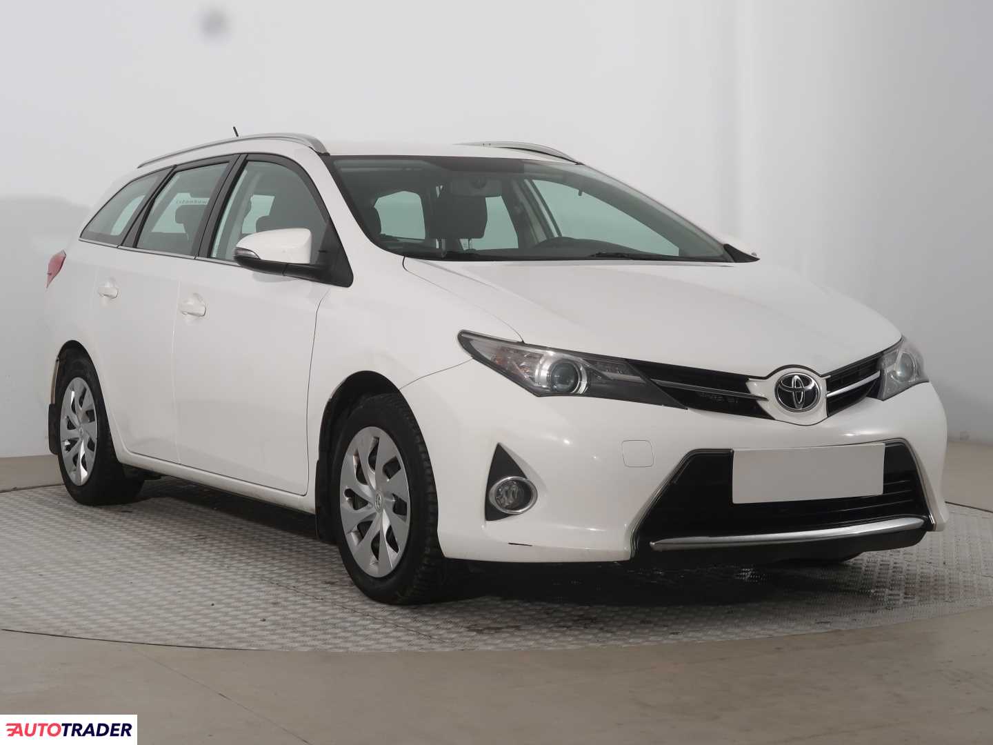 Toyota Auris 1.6 130 KM 2013r. (Piaseczno)