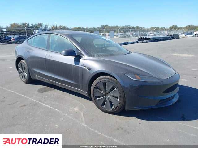 Tesla Model 3 2025