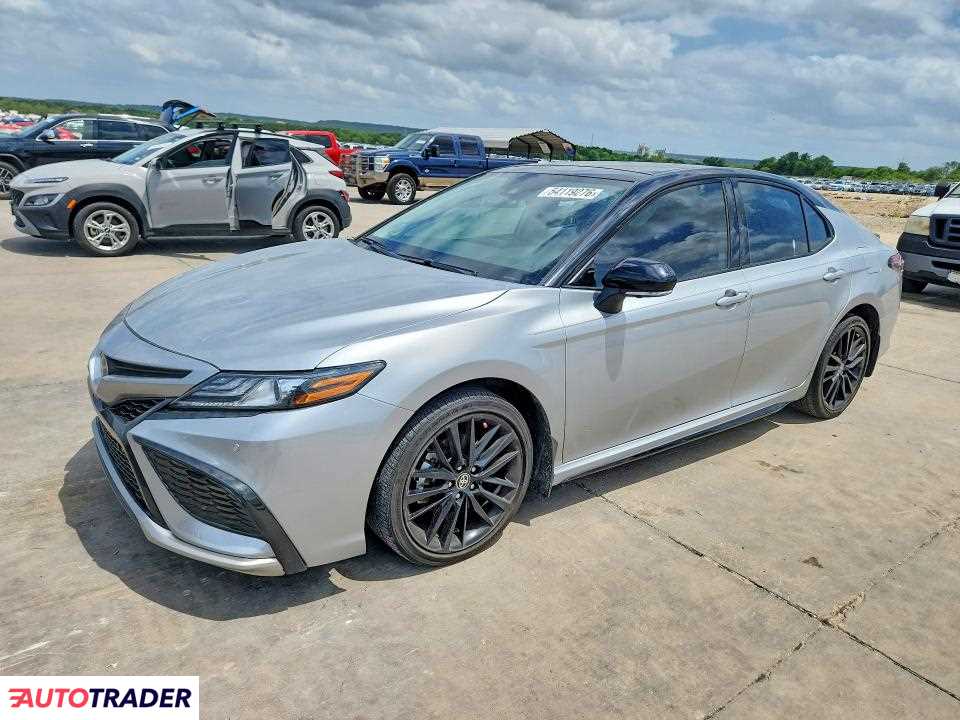 Toyota Camry 2024 3