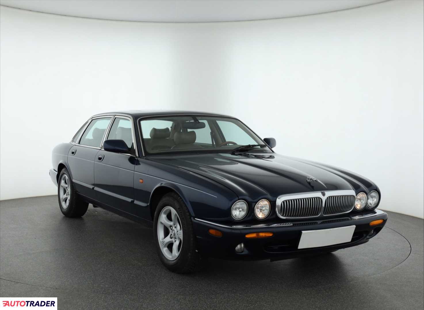 Jaguar XJ 2000 4.0 280 KM