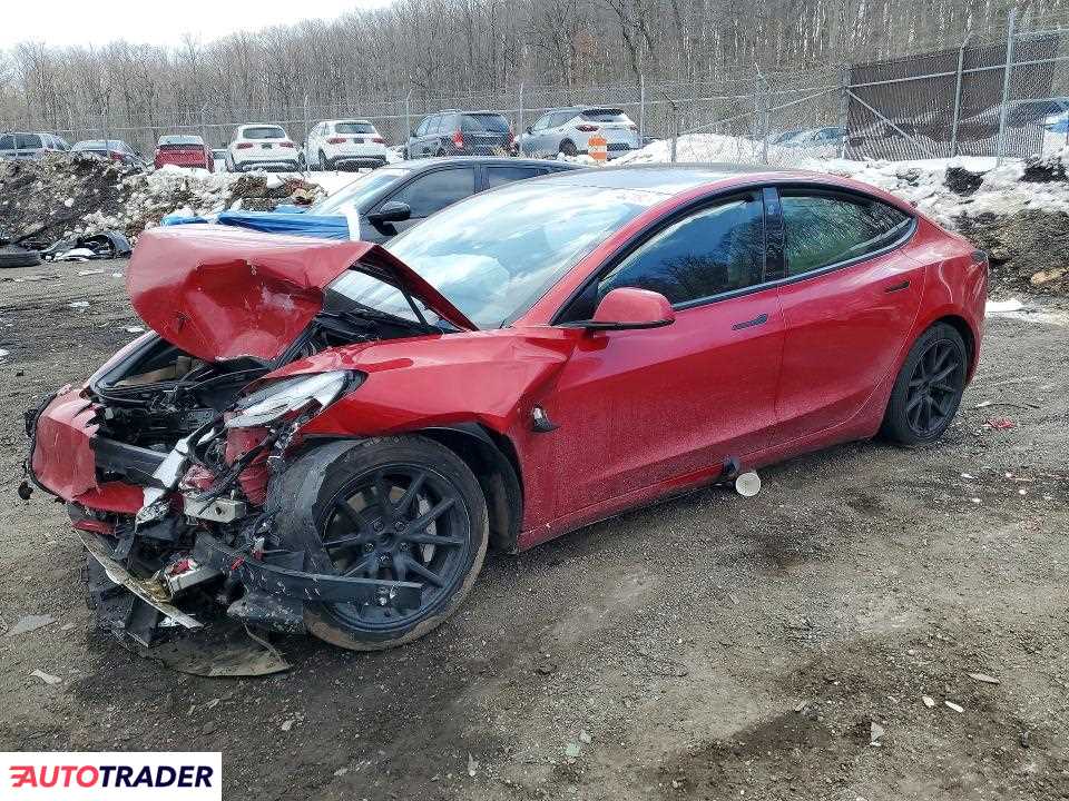 Tesla Model 3 2022